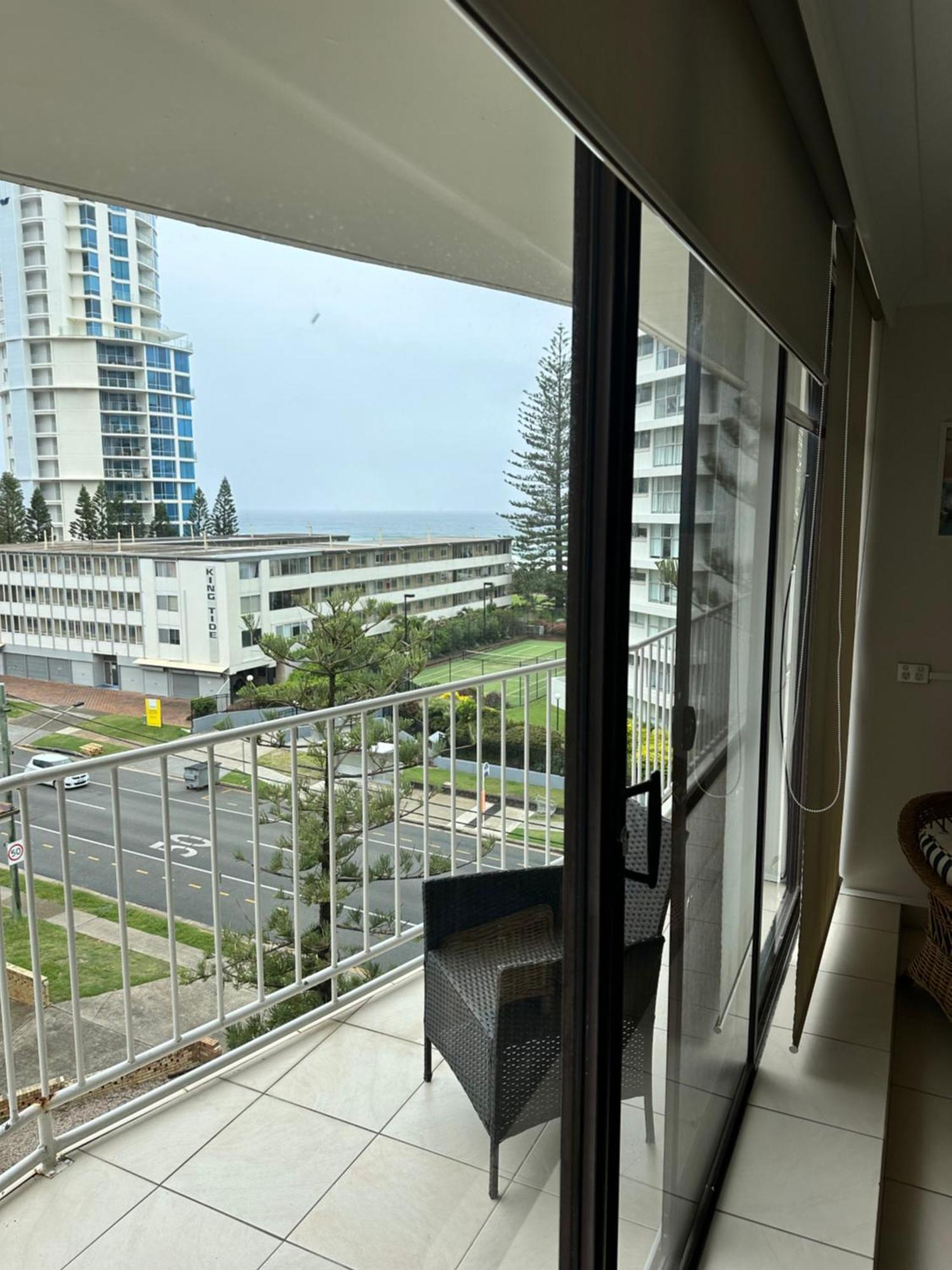 Queensleigh Holiday Apartments Broadbeach Exterior photo
