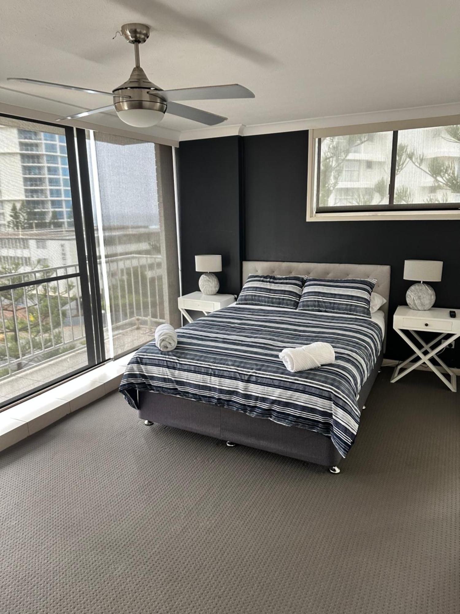 Queensleigh Holiday Apartments Broadbeach Exterior photo